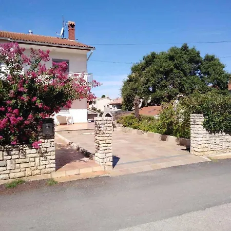 3 Apartment Stinjan