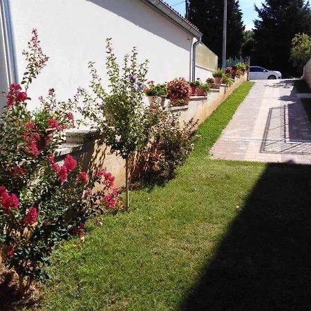 3 Apartment Stinjan