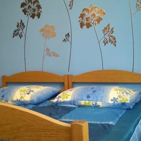 Apartment 3 *